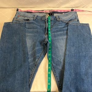 Hudson jeans. Size 31. (Krista) super skinny. Good condition.